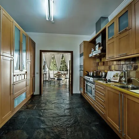 Villa Amazing Portuguese Heroine 6 Bedrooms Stunning Position Albufeira