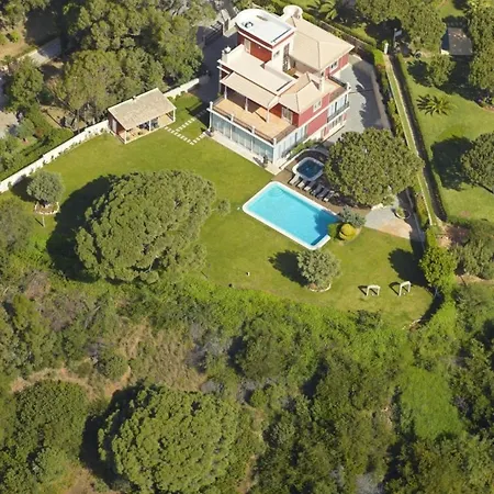Cliffside Hero: Beachfront Portuguese Retreat Villa Albufeira