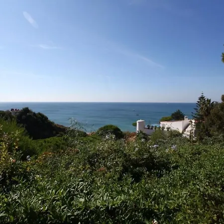 Cliffside Hero: Beachfront Portuguese Retreat Albufeira