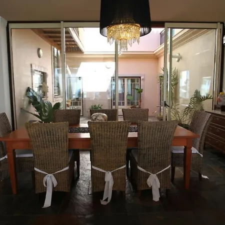 Villa Cliffside Hero: Beachfront Portuguese Retreat Albufeira