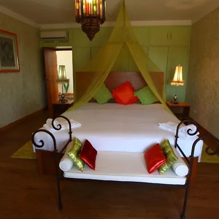 Amazing Portuguese Heroine 6 Bedrooms Stunning Position