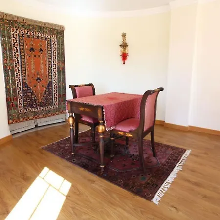 Amazing Portuguese Heroine 6 Bedrooms Stunning Position Villa